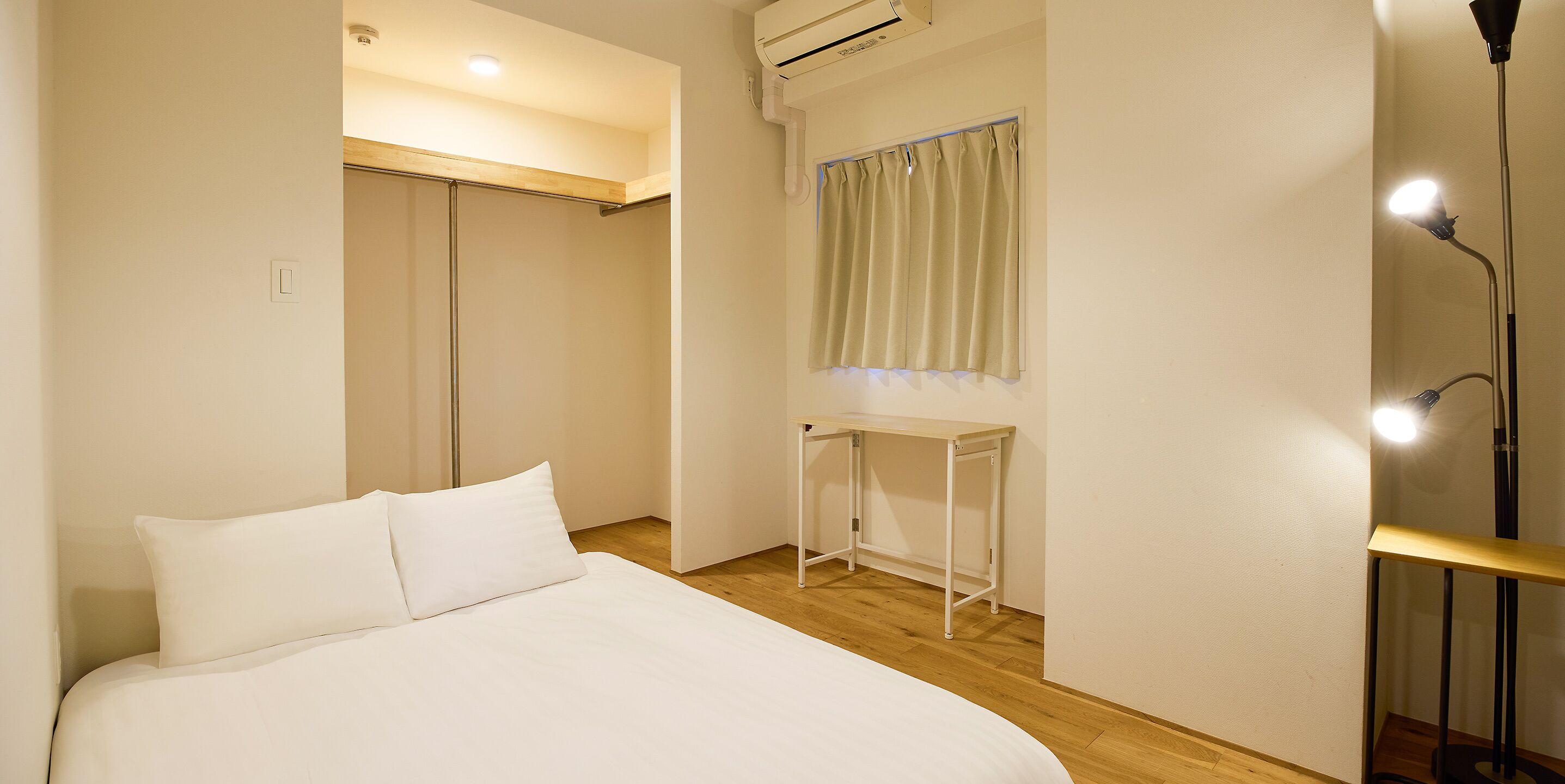 1 Double Bed + 2 Single Beds +2 Futon/70sqm/101, Non Smoking