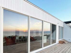 Standard-huvila, valtamerinäköala | Ulkoruokailutilat