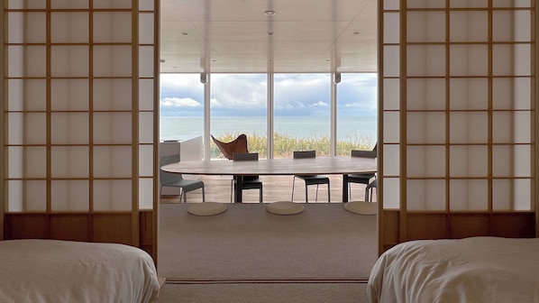 Standard-huvila, valtamerinäköala