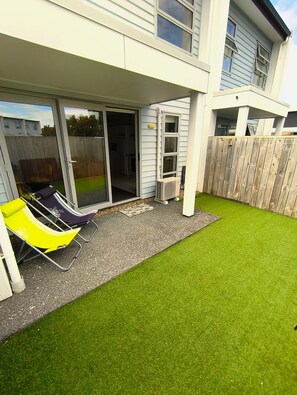 Terrace/patio - Perfect in Portland Park (Hamilton)