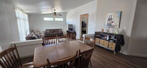 Smart TV - Spacious 4BR Home Near WSMR with King Suites (Las Cruces)