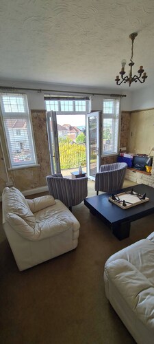 Gateway to Gower - 3 Bed Family Home near Swansea