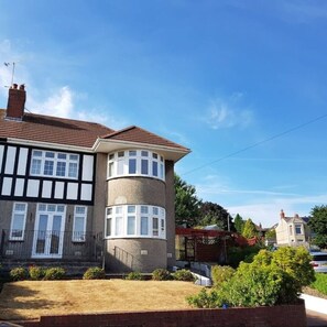 Exterior - Gateway to Gower - 3 Bed Family Home near Swansea (Sketty)