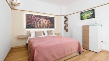 Deluxe Double Room, Balcony | Desk, laptop workspace, free WiFi