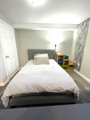 Room - Studio, Mid town, walk to 5# Line, Easy to Yonge and Eglinton, Toronto downtown (Toronto)