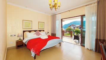 Deluxe-Villa, Balkon, Blick auf den Innenhof