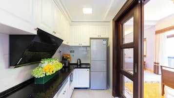 Villa, balcon, vue cour intérieure | Intérieur