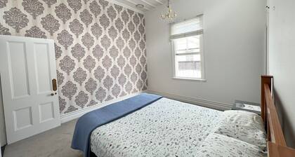 Hi-Fliers: Room with en-suite bathroom, microwave, iron, and great outdoor space