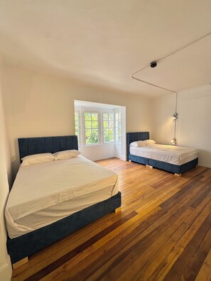 9 bedrooms, WiFi, bed sheets