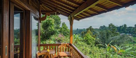 Deluxe Double Room, Garden View | Outdoor dining