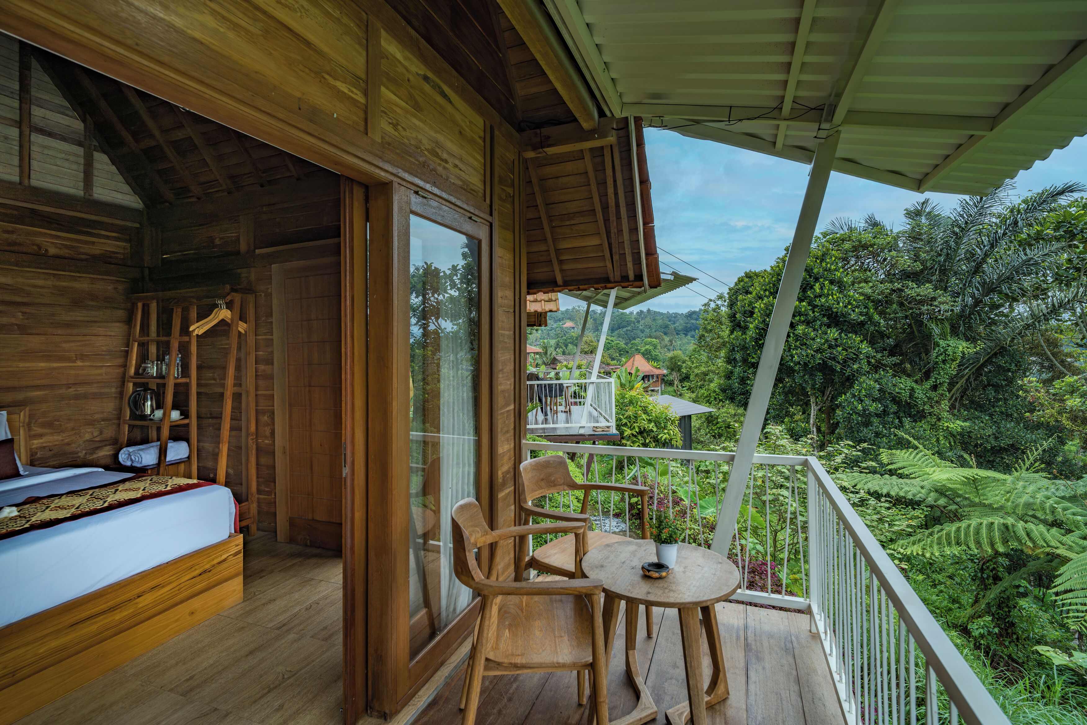 Superior Double Room, Garden View | Terrace/patio