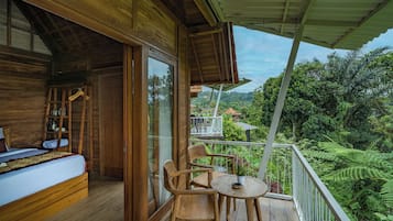 Superior Double Room, Garden View | Terrace/patio