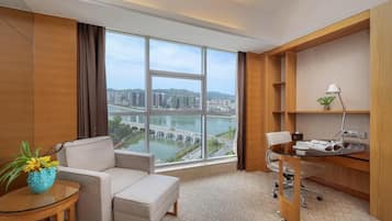 Chambre Double Exécutive, balcon, vue ville | Intérieur