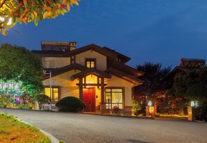 Exterior - King Maker Grand Hotel (Zhangjiajie)