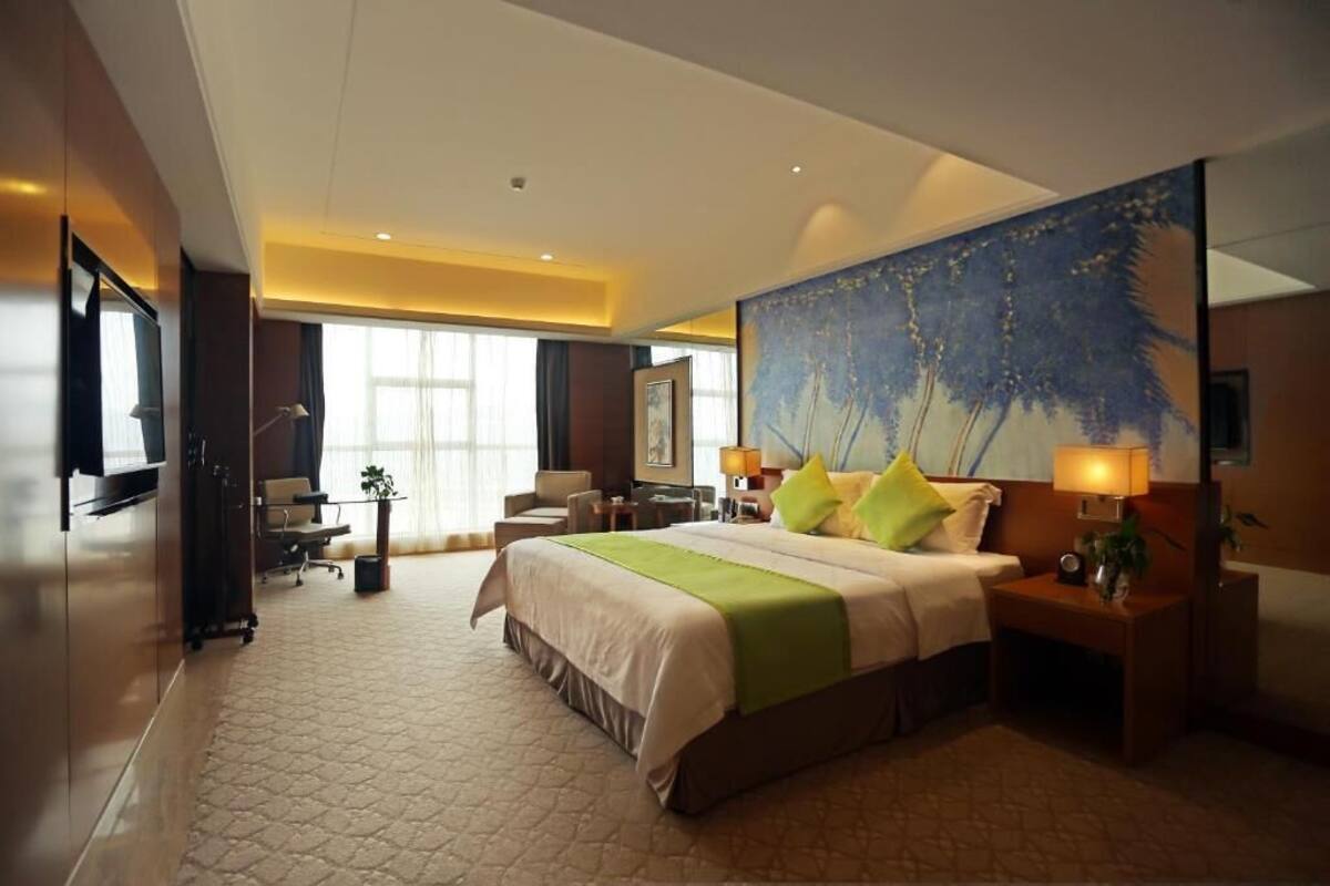 Habitación doble superior, balcón, vista a la ciudad