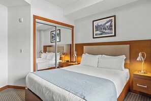 1 bedroom, iron/ironing board, free WiFi - Rockies resort condo fits 4 with hot tub, fitness room, parking & close to town (Canmore)
