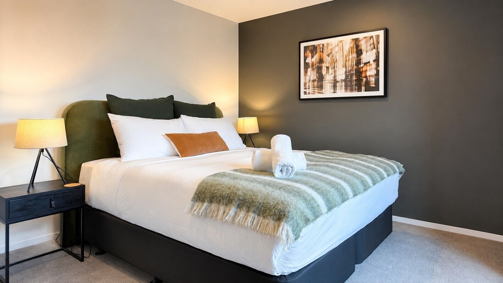1 habitación, tabla de planchar con plancha, wifi y ropa de cama 