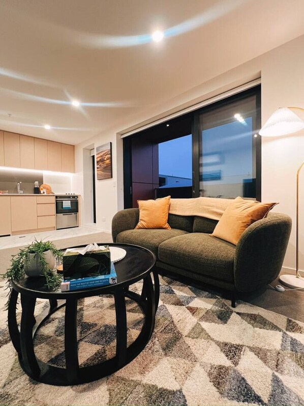 TV - Te Kaha View | Cozy New CBD 1BR (Christchurch)