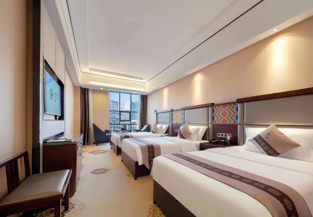 デラックス トリプルルーム バルコニー シティビュー