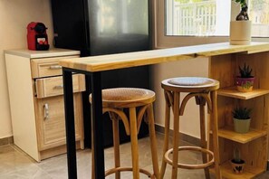 Dining - Salamina Urban Escape (Salamis Island)