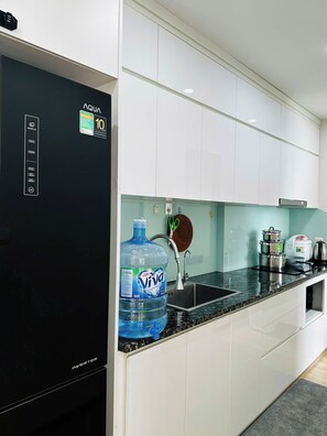 Apartamento luxo, 2 quartos | Cozinha privada