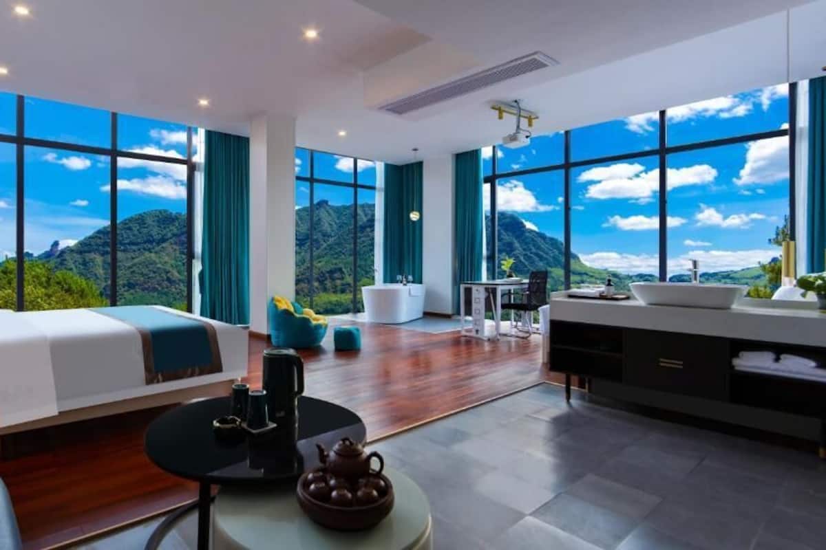 패밀리룸, 언덕 전망