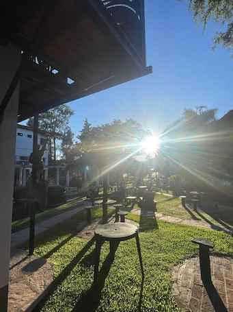 Jardines del alojamiento. Gran Turin Hotel