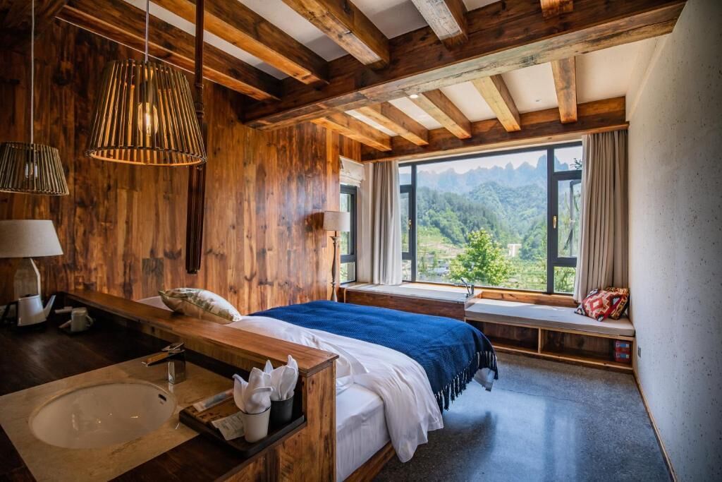 Villa, Balkon, Blick auf den Innenhof