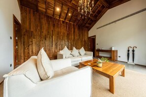 Living area - ZhangJiaJie Peak & Creek Resort (Zhangjiajie)