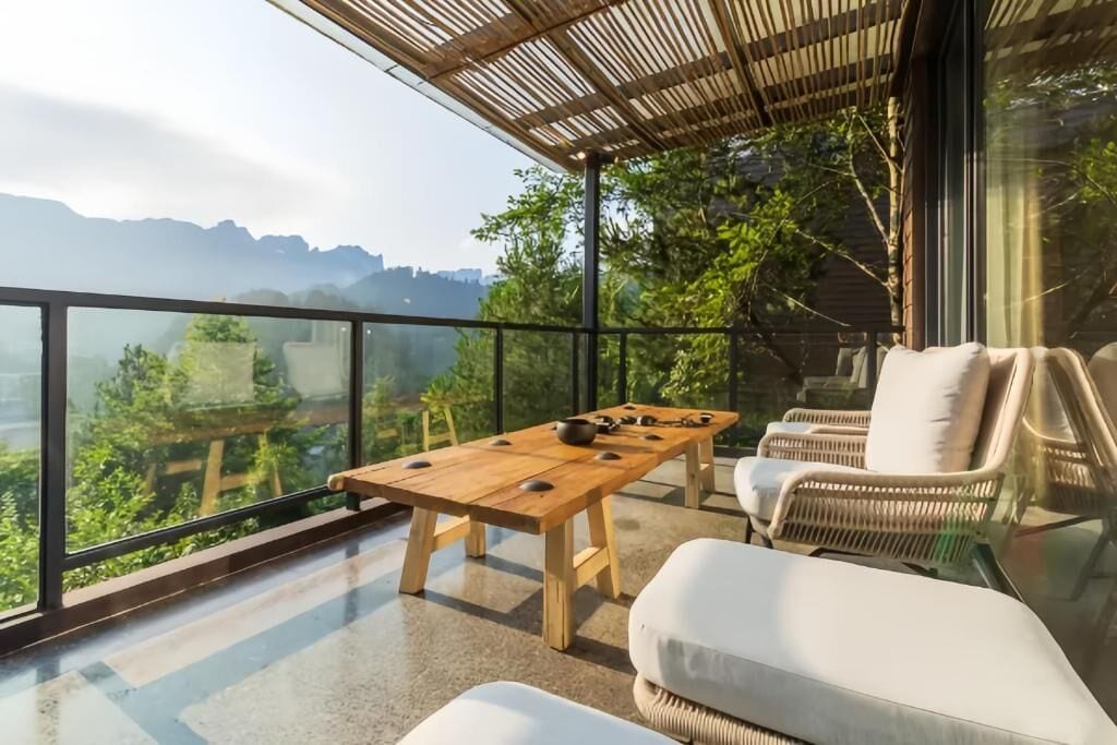 Vila, balkon, pemandangan halaman | Halaman properti