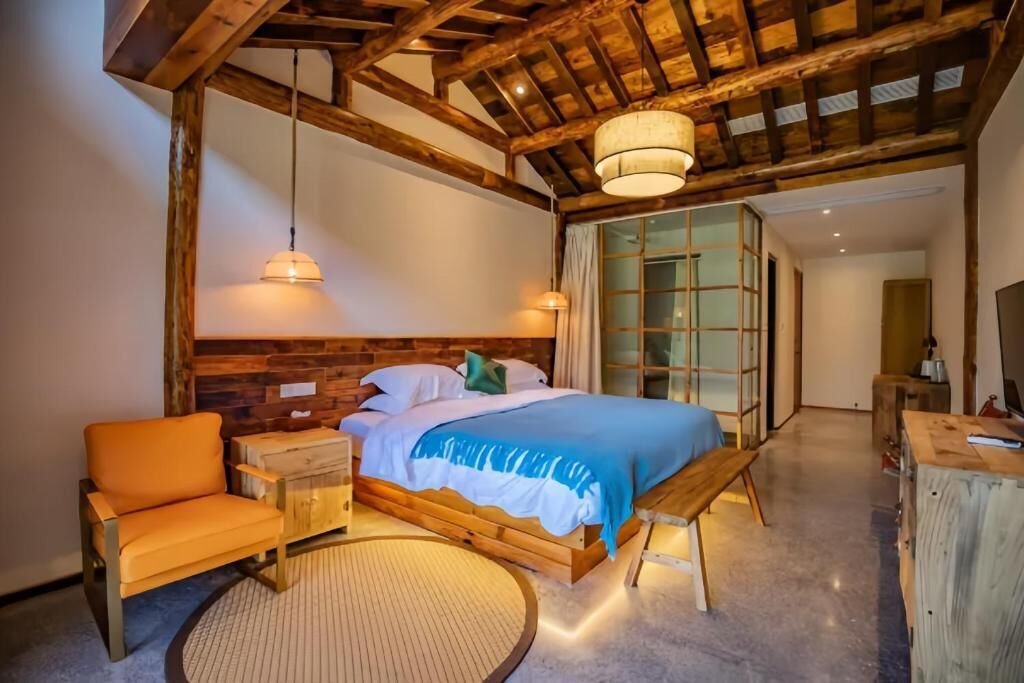 Villa, Balkon, Blick auf den Innenhof