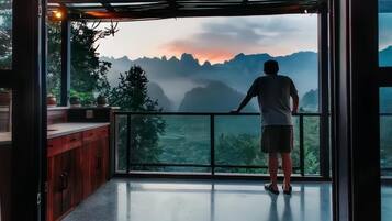 Vila Deluks, balkon, pemandangan halaman | Interior