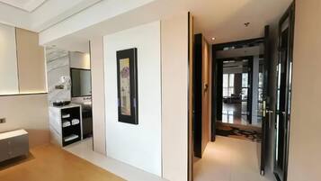 Dobbeltrom – deluxe, byutsikt | Innvendig