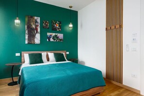 1 bedroom, desk, free WiFi, bed sheets