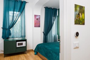 1 habitación, escritorio, wifi gratis y ropa de cama 