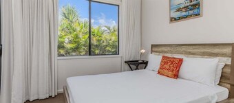 Longboard Coastal Retreat