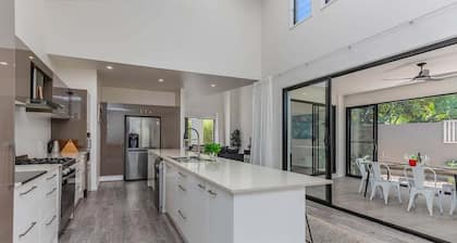 Longboard Coastal Retreat