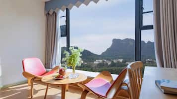 Luksus-dobbeltrom, hageutsikt | Innvendig