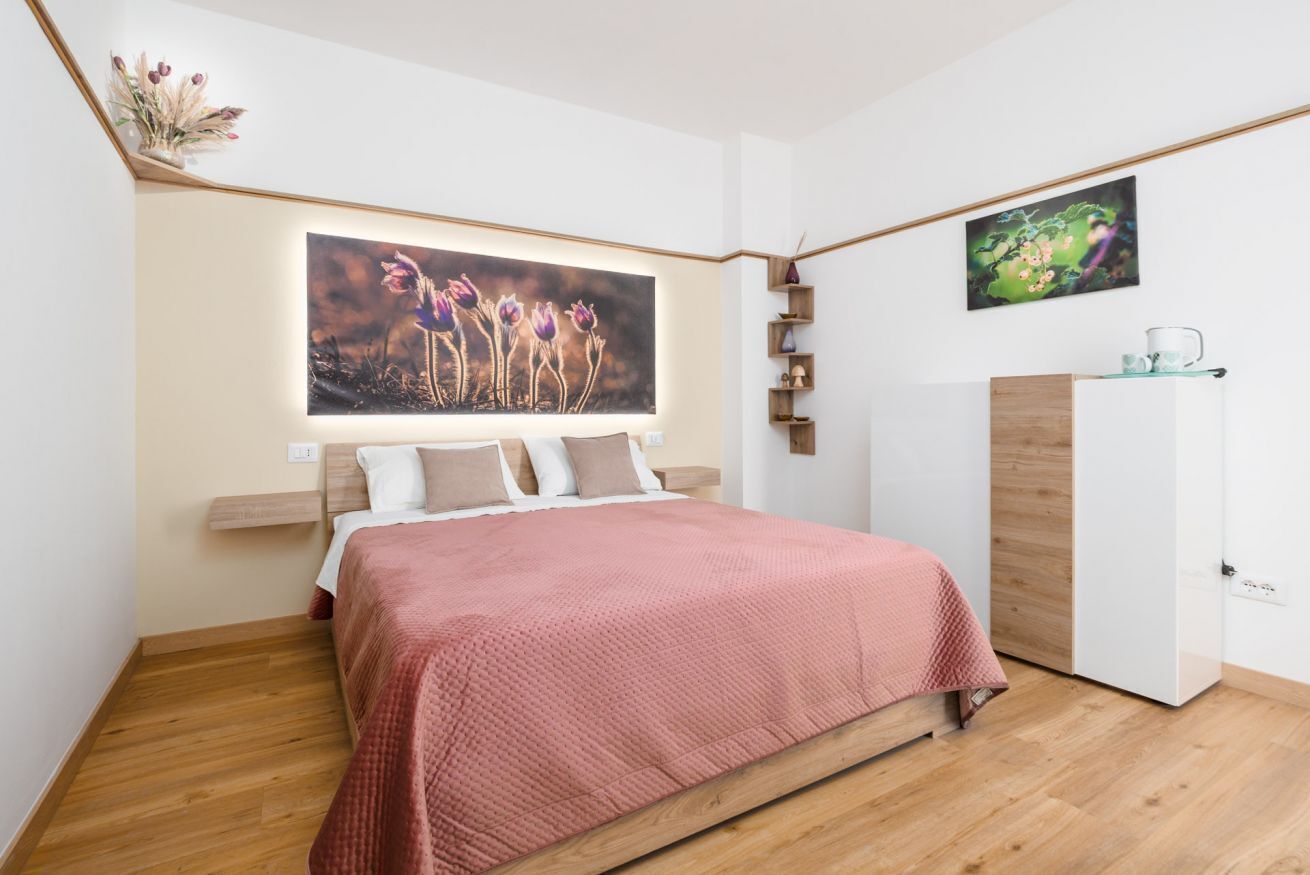 1 camera, una scrivania, Wi-Fi gratuito, lenzuola