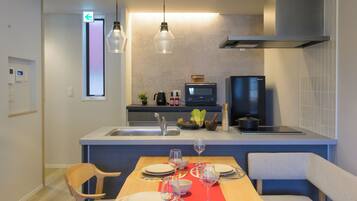 Premier Villa, 4 Bedrooms | In-room dining