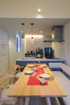 프리미어 빌라, 침실 4개 | 객실 내 식사 공간