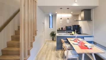 Premier Villa, 4 Bedrooms | In-room dining