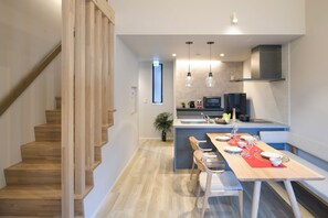 Vil·la Premier, 4 dormitoris | Zona de menjador de l'habitació