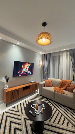 Living area - Modern 1BR in Parklands — fully furnished, fast Wi-Fi, secure and Clean. (Nairobi)
