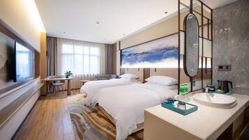 Superior Twin Room, City View | Premium bedding, memory foam beds, free WiFi, bed sheets
