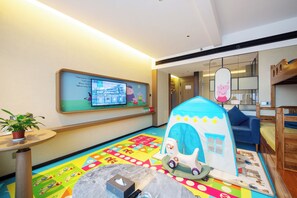 Deluxe Room, City View | Children's area - Friend Zhangjiajie Hotel (Zhangjiajie)