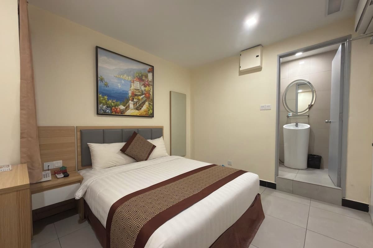 Deluxe Room, 1 Queen Bed, Non Smoking