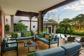Terrace/patio - Terrace 4-Bedroom Villa / Infinity Pool & Tropical Garden (Bel Ombre)