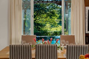 Dining - Terrace 4-Bedroom Villa / Infinity Pool & Tropical Garden (Bel Ombre)