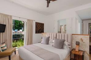 4 bedrooms, iron/ironing board, WiFi, bed sheets - Terrace 4-Bedroom Villa / Infinity Pool & Tropical Garden (Bel Ombre)